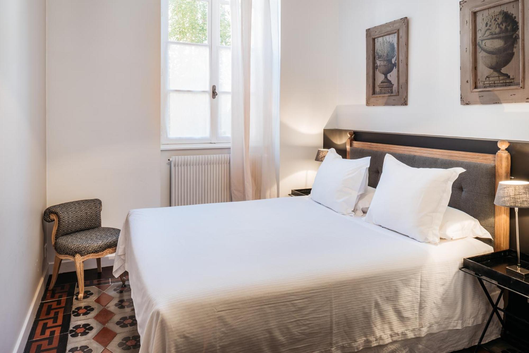 La Maison Des Courtines Beaune  Room photo